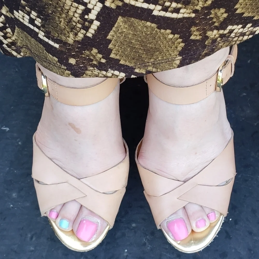 Audrey BROOKE abhallen espadrille platforms.